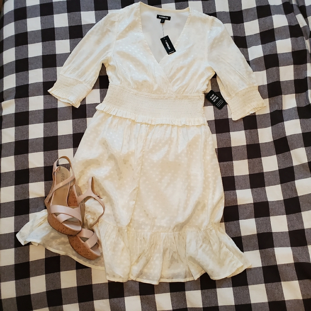 EXPRESS | NWT |  Tiered Smocked Puff Sleeve Dress